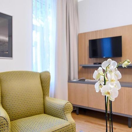 City Centre Chic Apartment Ljubljana 2/4 ภายนอก รูปภาพ