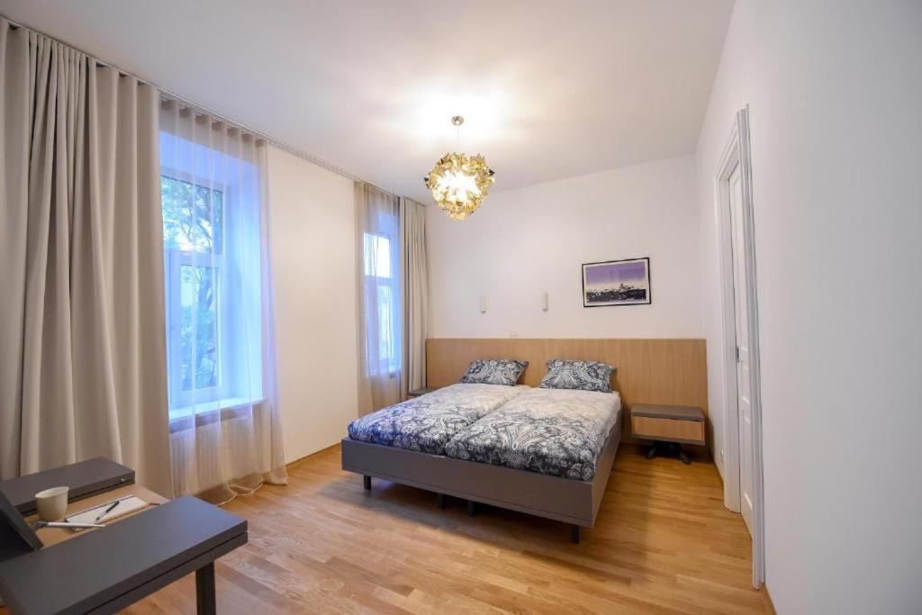City Centre Chic Apartment Ljubljana 2/4 ภายนอก รูปภาพ