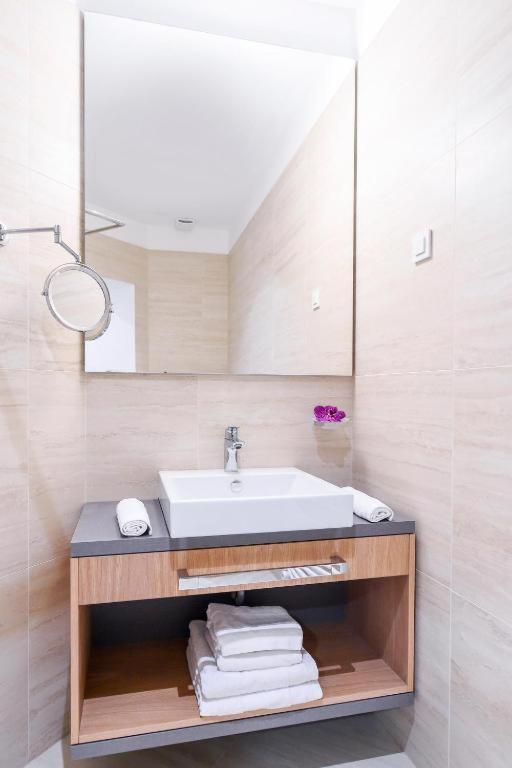 City Centre Chic Apartment Ljubljana 2/4 ภายนอก รูปภาพ